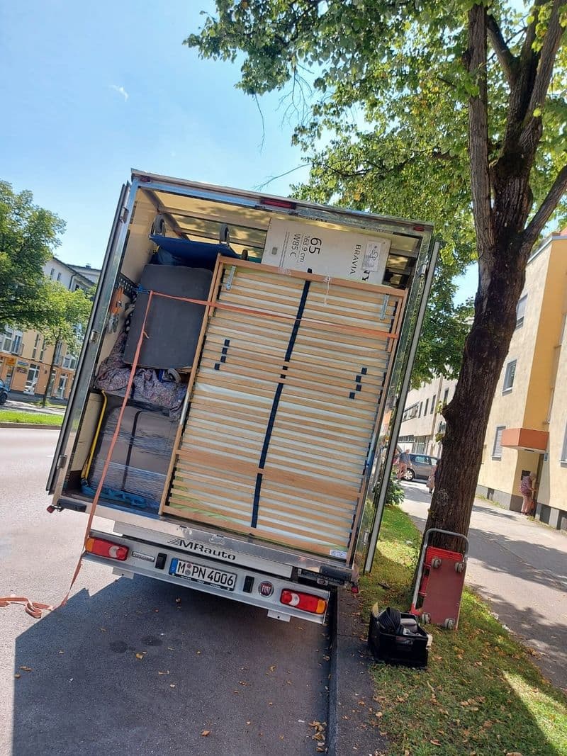 user-upload/business/work-media/3e98q1hva0kthxmfpoa31q_powerteam-umzuege.jpeg