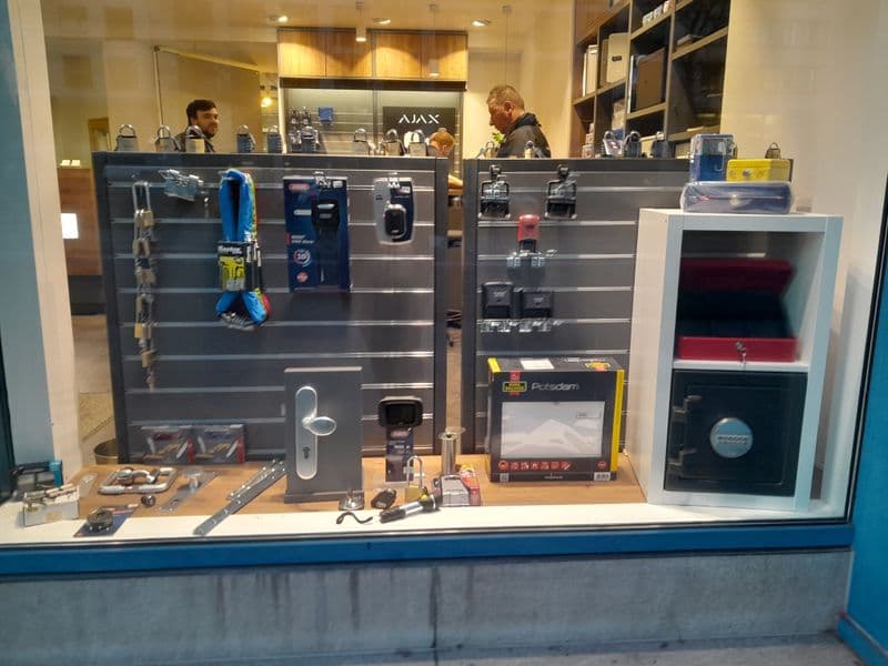 user-upload/business/work-media/5ja1c0fbf4h8edgh1m9kau_pankofer-keystore.jpeg