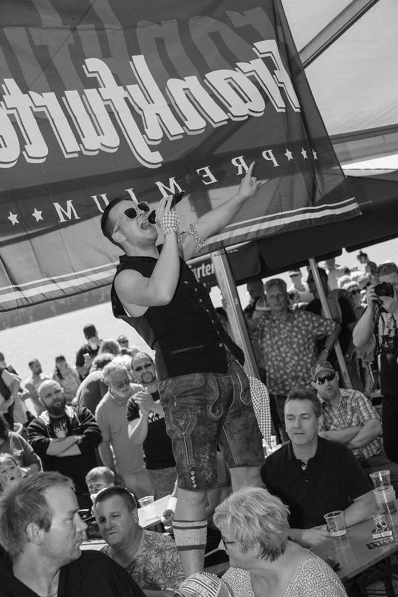 user-upload/business/work-media/ycfsij6szerx7cbntlg85_tobi-andreas-gabalier-double-show.jpeg